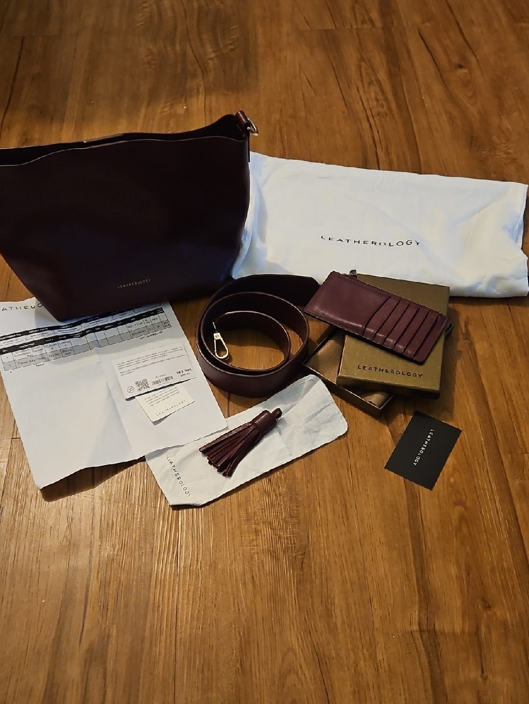 Crossbody Bucket Bag With Strap, Wallet And Key Tassel!